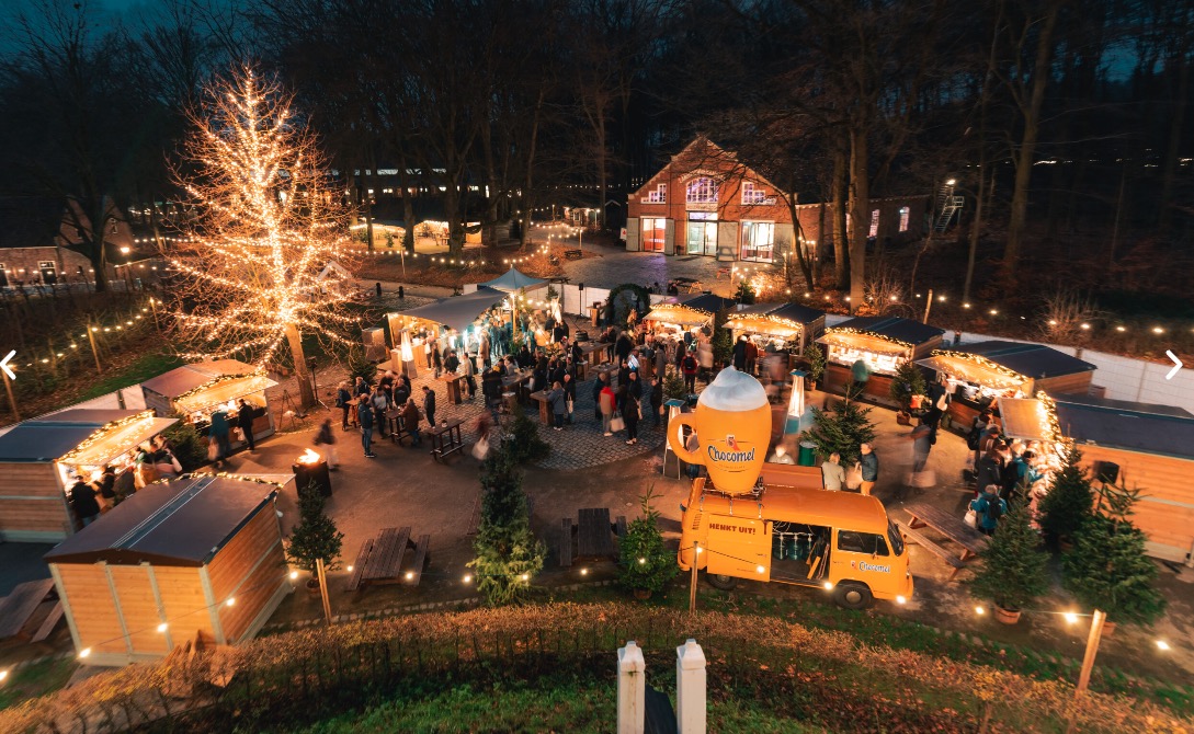 Kerstmarkt op locatie, kraampjes, lichtjes en winterse versnaperingen op kantoor